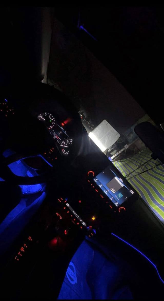 نیسان سێنترا  2021  مواسەفات SV
پێش و پشت کەپس ، مەکینە نەکراوەتەوە-
 سەیارەیەکی زۆر پاک و بێ مەسرەفە
چوار پارچەی هەیە ( دوو دەرکەی پێش و دوو چامەلەخ) 
 ڕەسمی لێدانەکەی لەسەر ڕەقەم شانسی هەیە
- بەسمەو شەغالە 
- تحدید سرعە 
- راداری پێش و پشت و لاکان
- ئەوتۆ ستۆپ
- مۆدەکانی لێخورین ( سپۆرت - نۆرمال - ئیکۆ )

سعر : لە کۆمێنت داوای بکە ڕاستەوخۆ بۆت دێت 🤖 

مەکینەو گێڕو رادێتەو بەردی گزۆز 
هەموو شتێکی بە شەرت
٧٣ هەزار مایل رۆشتووە 
سەنەوی تازەیە تا 2028 بەناوی خۆمە 
و تەحویل و غرامەو بەناوکردن بە شەرت 
3N1AB8CV7MY316241

ژمارەی مۆبایل - واتسەپ - ڤایبەر
***********
