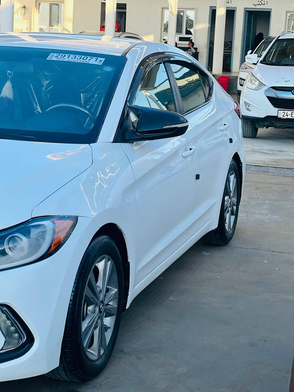 السلام عليكم النترا موديل 2018
رقم سليمانيه شرط التحويل بأسمي 
كير محرك شرط 
محرك مفتوح شرط لا صرف ولا نفخ 
__________________________________
مواصفات 
تحكمات ستيرن 
مانع انزلاق 
بلاجكتور لد 
لايت عدسه 
5 ويل كب فحمي 
رادارات جانبيه
كشنين تبريد 
بك لايت لد 
مانع انزلاق 
_____________
السياره بيه 3 قطع 
بدون دواخل 
جاملغ وبوند صبغ 
وجاملغ مبدل بأصلي 
__________________
طخم تاير جديد 
صدر امامي خلفي جديد 
السياره جديده وجاهزه 
مال جناي الف ما تحط عليه 
________________________
للستفسار الاتصال علئ الرقم ***********
مكان السياره القياره قريه الحاج علي
