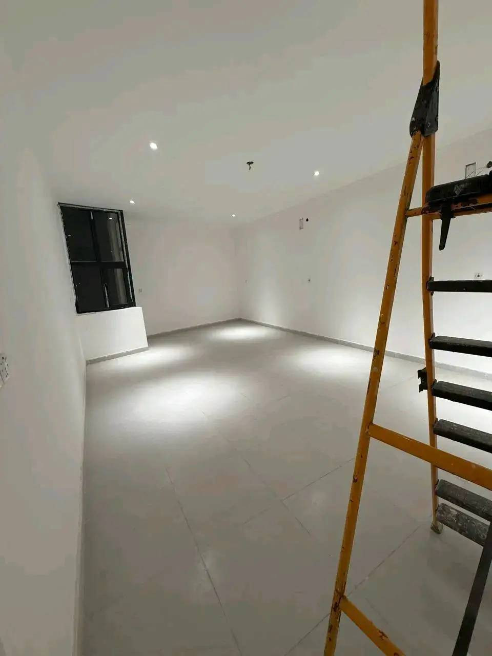 للبيع 100  متر طابقيين 3 غرف نوم 
واجهة 7 ونص 
السعر   350   وبي مجال 
بناء حديث درجه اولى مودرن 
طابو صرف سكني 
الدوره  مدخل ابو طيارة اول فرع
الاستفسار الاتصال على حليم   ***********
