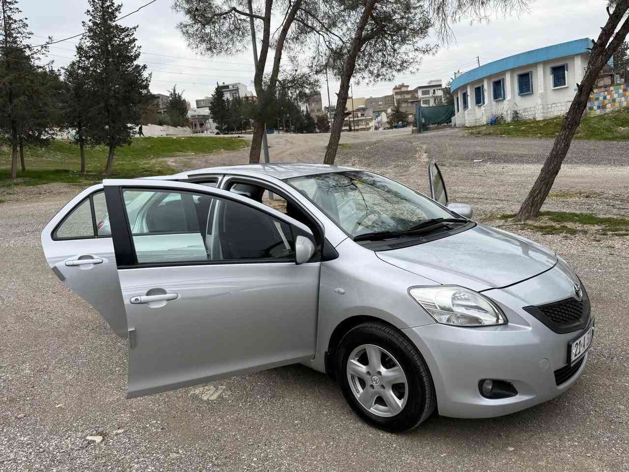 تویۆتا یارس ٢٠٠٧ toyota yars 2007 
گیر و مە کینە   تە برید ی ساردو گە رم بە شە رت  
مە کینە بچوک. یە ک دینار مە سرە فی نیە                              ٢ پار چە ی بو یاخە   ناوی نە گرتوە 
هە موو گیانی لە سە ر دە قی شە ریکە ماوە   
٩٥ هە زار رۆشتوە سە نە وی تا  ٢٠٢٩ تازە یە 
تە حویل براوە خرا مە بە شە رت  ٨٣$ معاملە
سلیمانی *********** السليمانية, العراق
