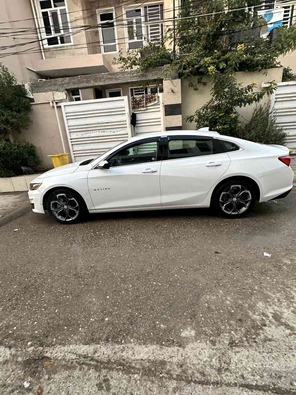 السلام عليكم
للبيع فقط !!!!!!
شوفرليت ماليبو
رقم ديالى باسمي
موديل : 2023
سعر : 120 $ ورقة
وارد : امريكي
اللوان : ابيض

المواصفات LT
عداد المشي 45 الف 
كاميرا
ابواب بصمة

هاند بريك بصمة
اوتو هولد
اوتو ستارت
رادار امامي و تحديد مسار
الضرر موضح بالصور
مكان السيارة ديالى بعقوبة
هاتف ***********
