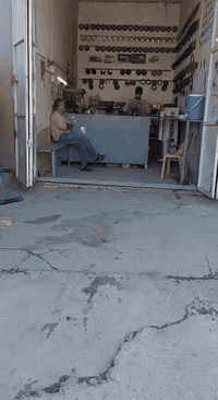 السلام عليكم من رخصة الادمن عندي هورنات الماني مقسمات على اخر حبايه جيب وشد وموجودة دكتهن والسعر 400 الف وبيهن مجال شويه ومكاني الحله للاستفسار الاتصال على هذا الرقم ***********حيدر ابو كرار
