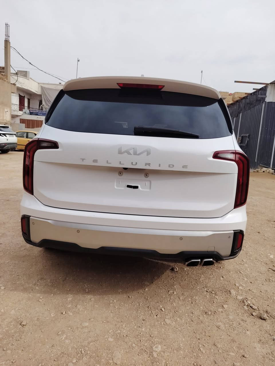 كيا تلورايد موديل 2024
ماشية 28الف  بدون رقم
السياره بيه فقط مقدمه البنيد مصلح بارد
السعر 268
***********
