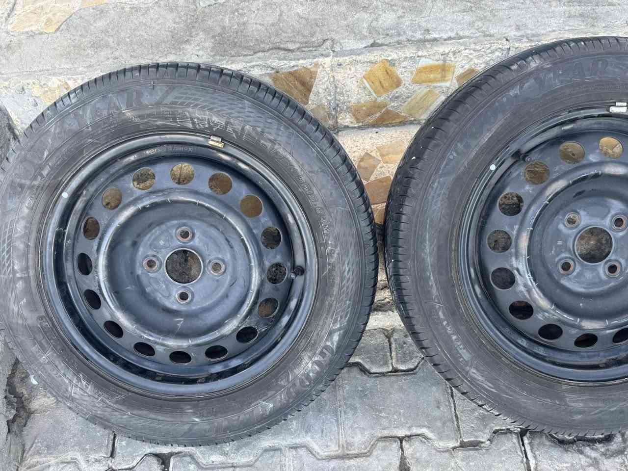 زوج  تاير نيسان قياس ١٥/٦٥/١٨٥ ياباني سعر الزوج ١٥٠ الف  المكان البصرة الحيانية هاتف ***********
