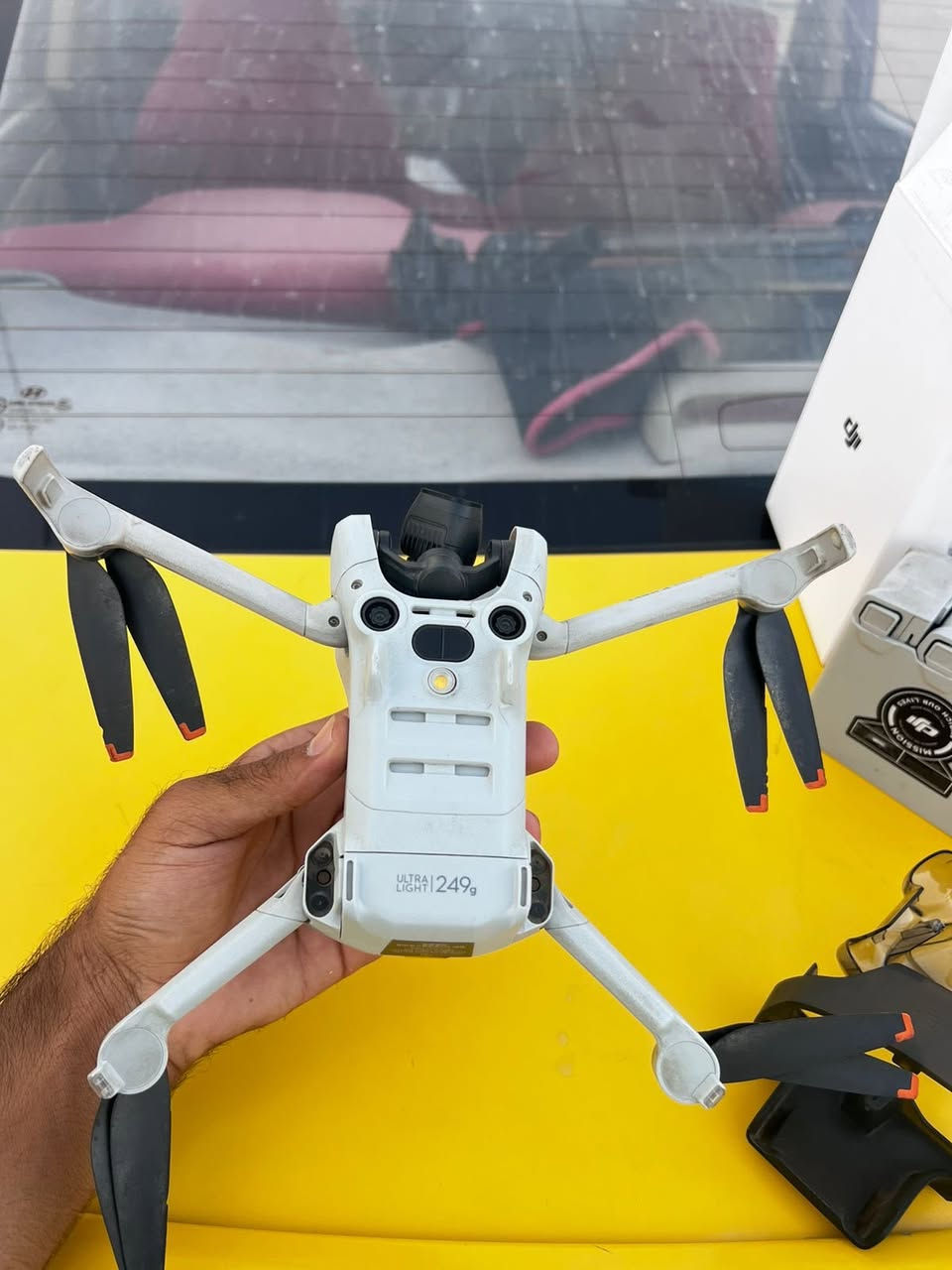 درون مني فور برو البيع
غراضه كامله. 

نضيفه مشروطه   
مكاني الديوانيه توصيل ما عندي
***********
