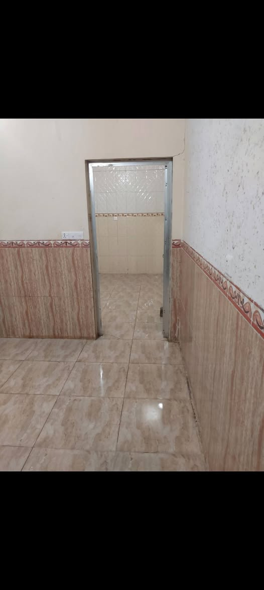 مشتمل للايجار ١٠٠ متر طابق ارضي العنوان الثعالبة منطقة ال٦٠٠٠ شارع المحطة فرع علي الوكيل 
الاتصال ***********
