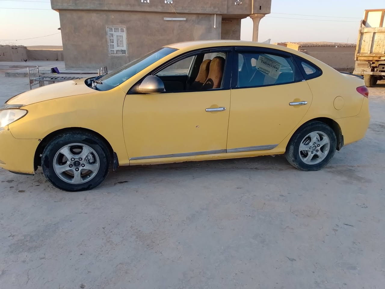النترا البيع رقم جديد
بسمي ضرها بوند مبدل وجاملق الايمين
بدون دواخل
***********
