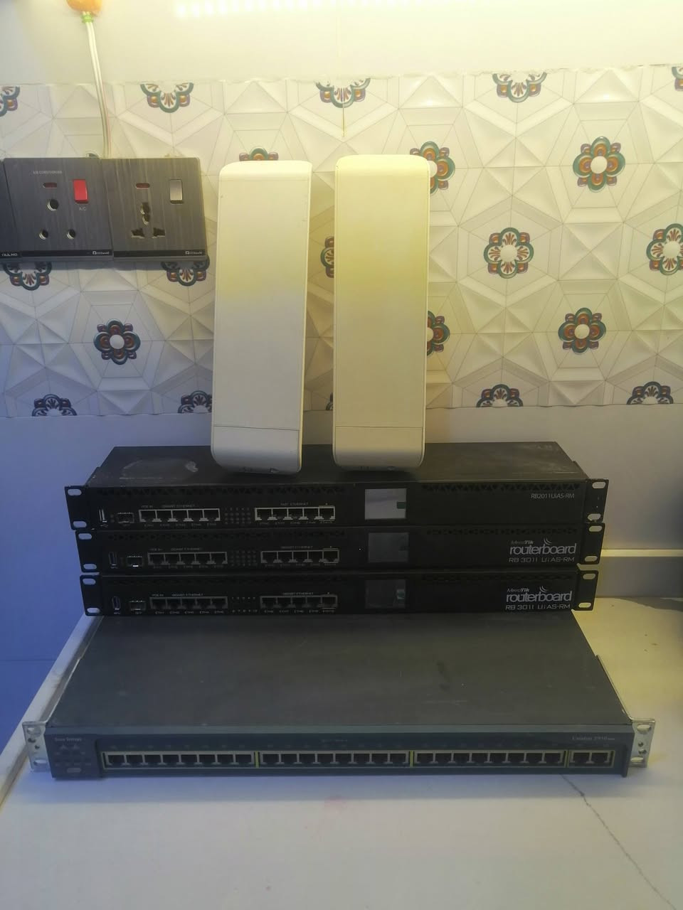 اومني جديد بالكارتون
امني مستخدم 

M2 ثلاث قطع XW

M5  ستيشن XW قطعتين

كيكا بيم زوج

lhg60 زوج

عاكس مكزما 850

عاكس مكزما 900

912 6g قطع جدا جديده
زوجين 

بور بيم  عدد قطع نضيفه جدا

سويج 1036 بلاص جديد بالكارتون

2011 شاشه

سويج. 30111

سويج سسكو 29650

سكتر  زاويه 120  عدد 12 قطعه مع اسميات 

سكتر مع 912 عدد  

5g 912

دش 30 زوج

انتي نويز 26

انتي نويز 23

 راك   6 مع  ڤان سيار مع باج بنل

متوفر توصيل لكل محافظات العراق
***********

ضمان فحص وتشغيل

متوفر اتصال او وتساب
