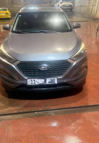 هونداي توسان موديل 2017 وارد امريكا حادثها فقط بنيد مبدل بدون اي دواخل...