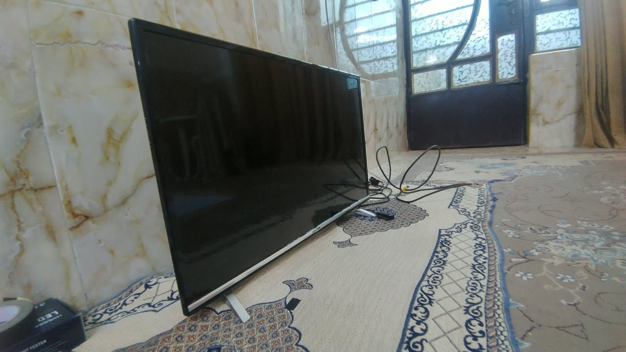 للبيع حجم 32. الحافظ. عادي مو انترنيت اصلية الشاشة.  سعر 45 الف فقط. ***********
