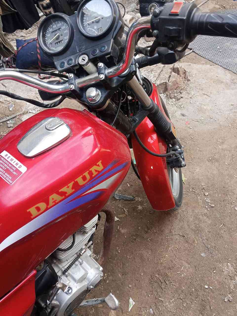 سلام عليكم دراجه  دايون لبيع موديل 19 أوراق اصولي دراجه خرسه خير من الله جهزه من كلشي السعر 900 أو بيه مجال شي قليل حك الجيه  كربلاء ***********
