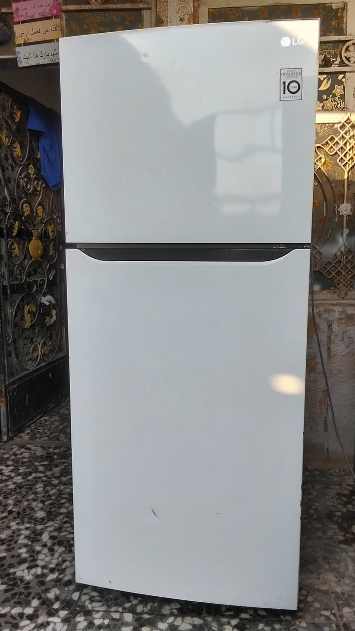 ثلاجه ال جي 22 قدم شغاله على الفحص تجميدها فول الشراي يتواصل واتسا. سعرها 200 مكانها مدينه الصدر يوجد تول***********
