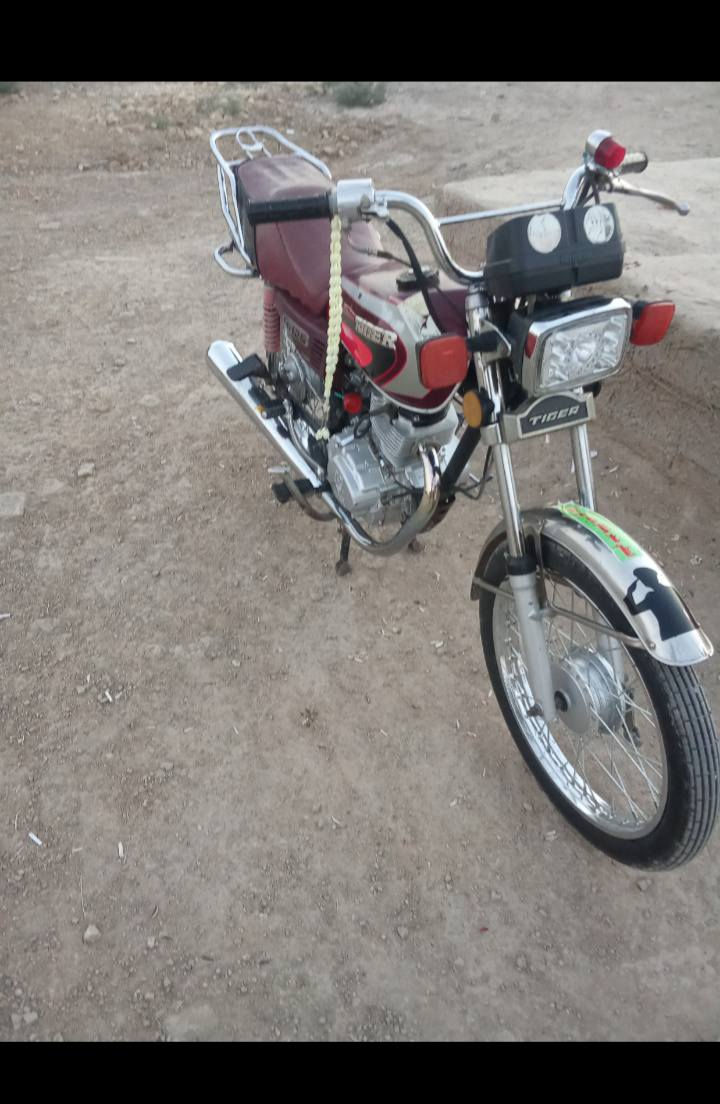 سلام عليكم تايكر للبيع مديل 21 اوراق اسكنر مكان ناصريه قلعة سكر *********** واتساب فقط
