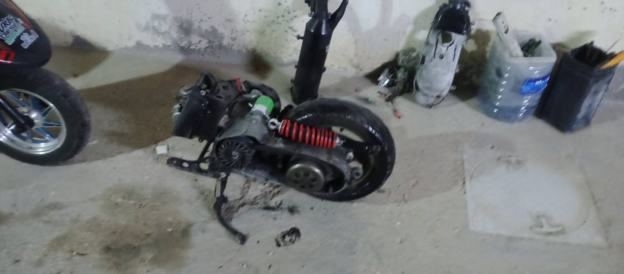 سلام عليكم محرك ماكس محرك نضيف مابيه نضوح دهن ابيعه كامل صالصنه
سلف 
كابيرتر 
دبل خلفي 
فلتر هوه والقاعده + كلجات بلاد مو تجاري 
قبق هندر ملاحضه محرك يرادله تجفيت سعر 70اذا تكسر تسمع حجي مي عجبك


**إذا كنت صاحب هذا الإعلان وتريد حذفه لأي سبب، رجاءا أرسل رسالة إلى الدعم الفني**