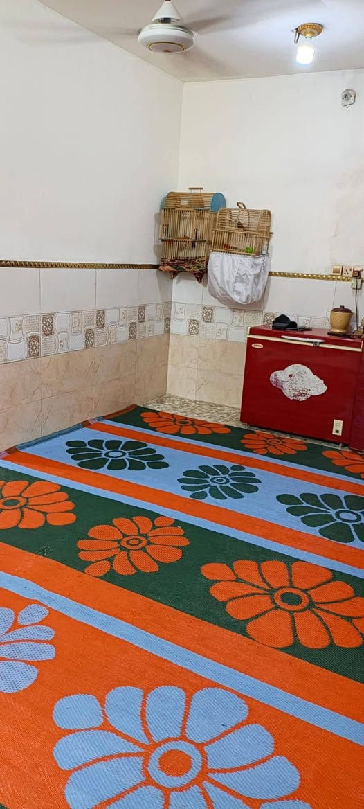 بسبب الوعود الكاذبه اعيد النشر بيت للبيع مساحه 100مربع يتكون من طابق ونص 3غرف نوم واستقبال وهول ومطبخ وملحقاته المنطقه خدماتها كامله الموقع البلديات شارع الكهرباء شارع اسواق رمانه تفاصيل اكثر اتصال ع الرقم *********** او التواصل ع الخاص
