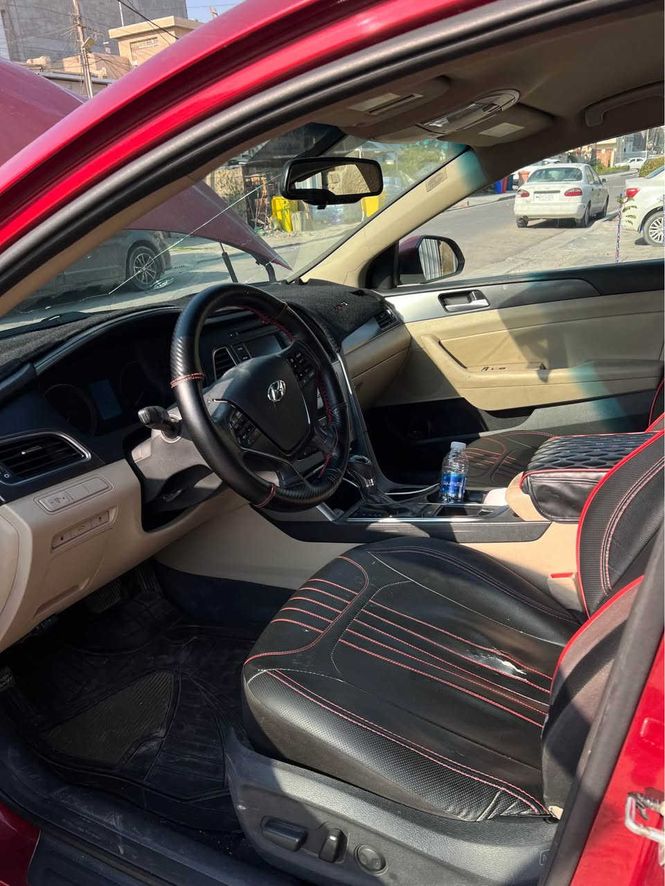 السلام عليكم سوناتا 2015 للبيع 
مواصفات السبورت 
وارد امريكي حادثه سرقه بنيد فقط 
لغود شواصي مكفوله 
كير ومحرك مكفول 
تخم تاير جدد 
صدر السياره جديد. 
تبريد ثلج 
تحكم ستيرن جهتين 
الكرسي كهرباء 
السياره جاهزه للاخير واحلى من الصور 
المكان / بغداد حي الخضراء 
السعر / 135 وبيه مجال حك الجيه 
للاستفسار / *********** بغداد, العراق
