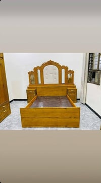 غرفة أم ستة • أبواب صاج • تخت بلاويد أسود