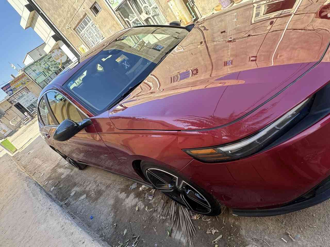 السلام عليكم موديل ٢٠٢٤ فول للبيع بيها جاملغ وبنيد مبدلات بدون دواخل ابد وباب السايق بيه صبغ سياره جاهزه ماشيه ٢٠ الف ميل السعر ١٧٠ وبيه شوه مجال للطيبين للاستفسار ***********
