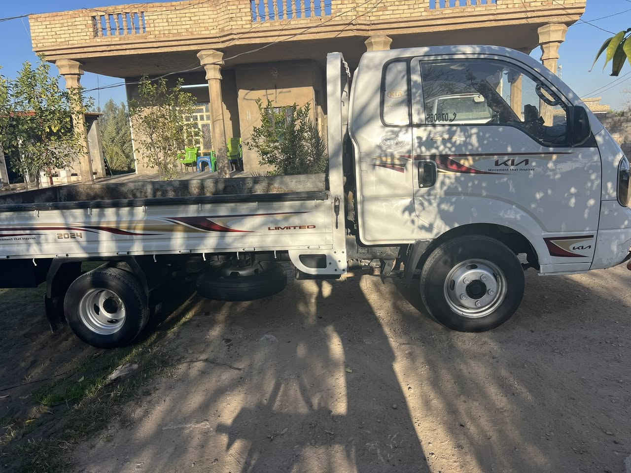 السلام وعليكم كيه فحل ٢٠١١ بغداد محرك ٤٠٠٠ بي بخار تخم تاير محور ١٤ رقم الهاتف *********** السعر ١١٠ بيها مجال وذا مراوس بكيه نيثه مسكر بعد احسن مكان السياره بغداد
