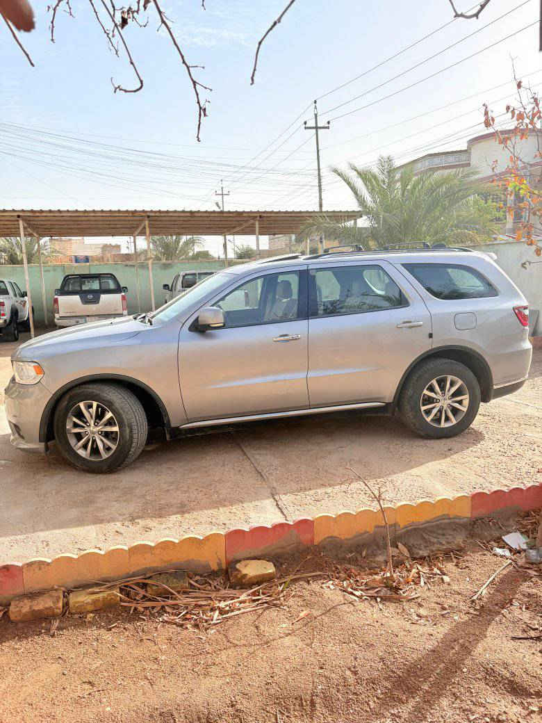 السلام عليكم.....
دورنكو خليجي موديل 2014 ليميتد فول مواصفات محرك 3600
رقم بصرة الدولي باسمي باب خلفي جهة اليمين مصبوغ بدون معجون أو تعديل 
السعر 220 
مكان السيارة بصرة 

***********
