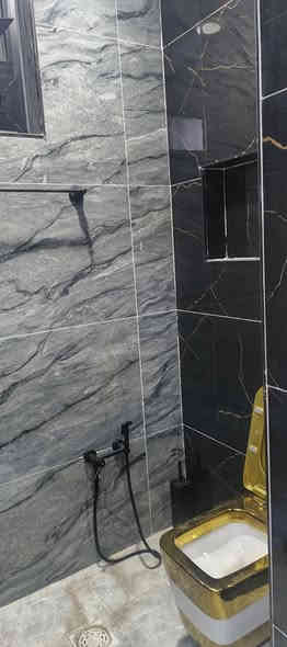 دار حديث للإيجار المساحة ٩٠ متر مواصفات ممتازه يحتوي على ٣ غرف نوم وصاله ومطبخ وخدمات طابقين
الموقع الدوره حي المعلمين قرب ىسوق الاثوريين 
للاستفسار الاتصال على الأرقام *********** أو ***********
