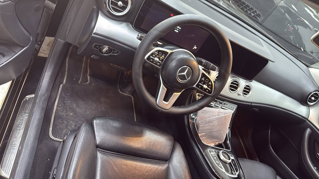 سE200 الماني زمان ديزل موديل 2020 ماشي 57000كم تلفون ***********
