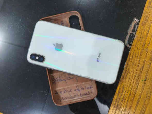 السلام عليكم ايفون X 
بطارية 100% ذاكرة 64 

جهاز كامرات صوت تكنيك كله شغال 

جهاز فقط بي طگه بالكلاس فوك ما مأثرة ابد 

باقي كلشي مابي 

السعر 100 وبي مجال للشراي 

مكاني البصرة الزبير 

*********** واتساب
