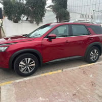نيسان باثفايندر  موديل 2023 SL بيها 1 چاملغ سائق سياره جاهزه من كل شي ...