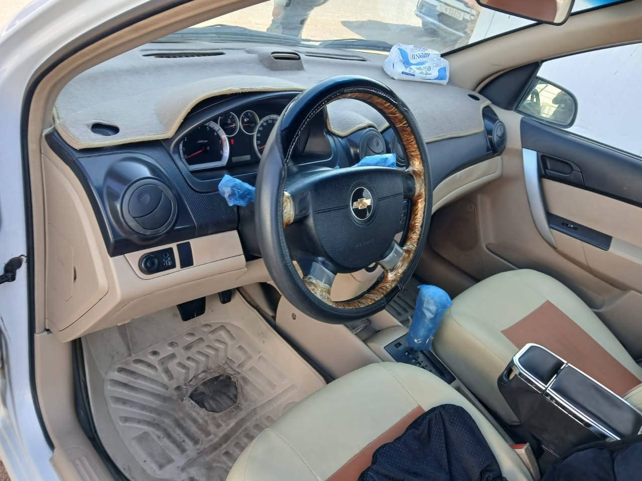 السلام عليكم افيو للبيع  موديل / 2011 / رقم ميسان   التفاصيل  داخل السونار  السعر  ٧٥  وبيها مجال الاتصال على الرقم  ***********. مكان السياره المشرح
