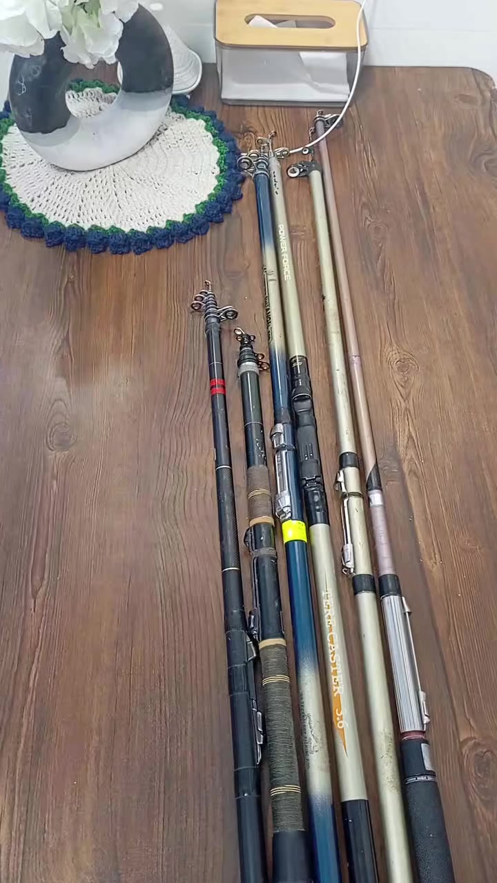 اعواد 6 قطع مختلفه القياسات كل التفاصيل داخل المقطع وكلشي واضح 
سعر الدايوه 15
سعر العود البقيه عله 10 
توصيل موجود 
*********** واتساب
