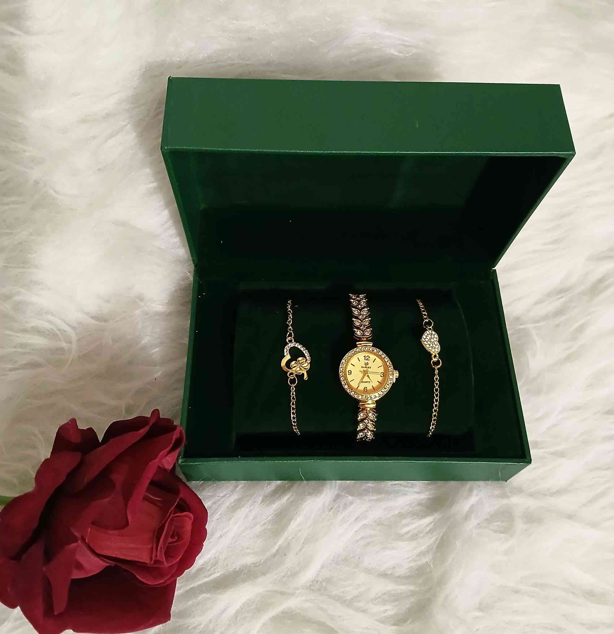 ❤️لعشاق الاناقه ❤️❤️بكج هدايا  ساعات رجالي و  نسائيه مميزه❤️❤️
هدايا رأس السنه 
 كلش حلو وأنيق بكج رجالي و نسائي مميز❤️⌚مع علبه خاصه ومميزه 
متوفر خدمه التوصيل داخل الفلوجه واطرافها ومحافظات العراق 
رقم الهاتف للاستفسار ***********
@إشارة 
إشارة الأصدقاء
