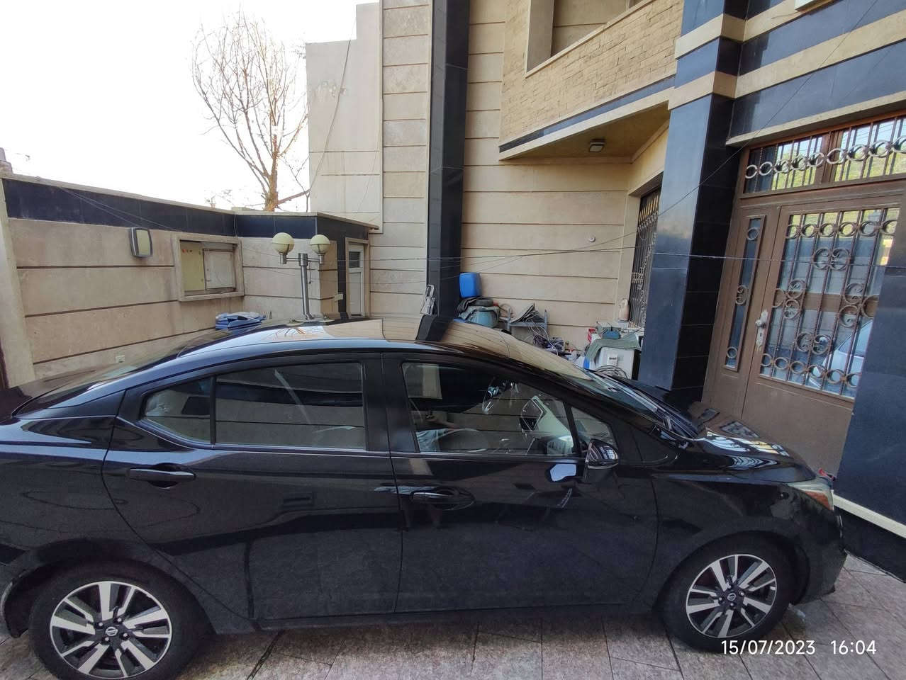 نيسان فيرسا 2020 SV رقم بغداد  
مواصفاتها 
بصمه 
رادارات امامي خلفي 
توقف ذاتي امامي خلفي
نقطه عمياء 
شاشه كار بلي 
كاميرا دواره 
ويل كب 16
محرك ١٦٠٠ السيارة اقتصادية جدا 
صدر جديد كامل تخم تاير جديد التبريد والتدفئة شغال 
ماشية 106 الف كيلو فقط 
حادث مثل ما موضح بالصور امريكا وبيها ضربة بالصندوق  بالعراق السيارة كلشي مابيها 
اني جانيها للسيارة مو بياع شراي 
السعر 116 ورقة بيها مجال واني حاضر 
مكان السياره بغداد شارع فلسطين  للتواصل 
***********
