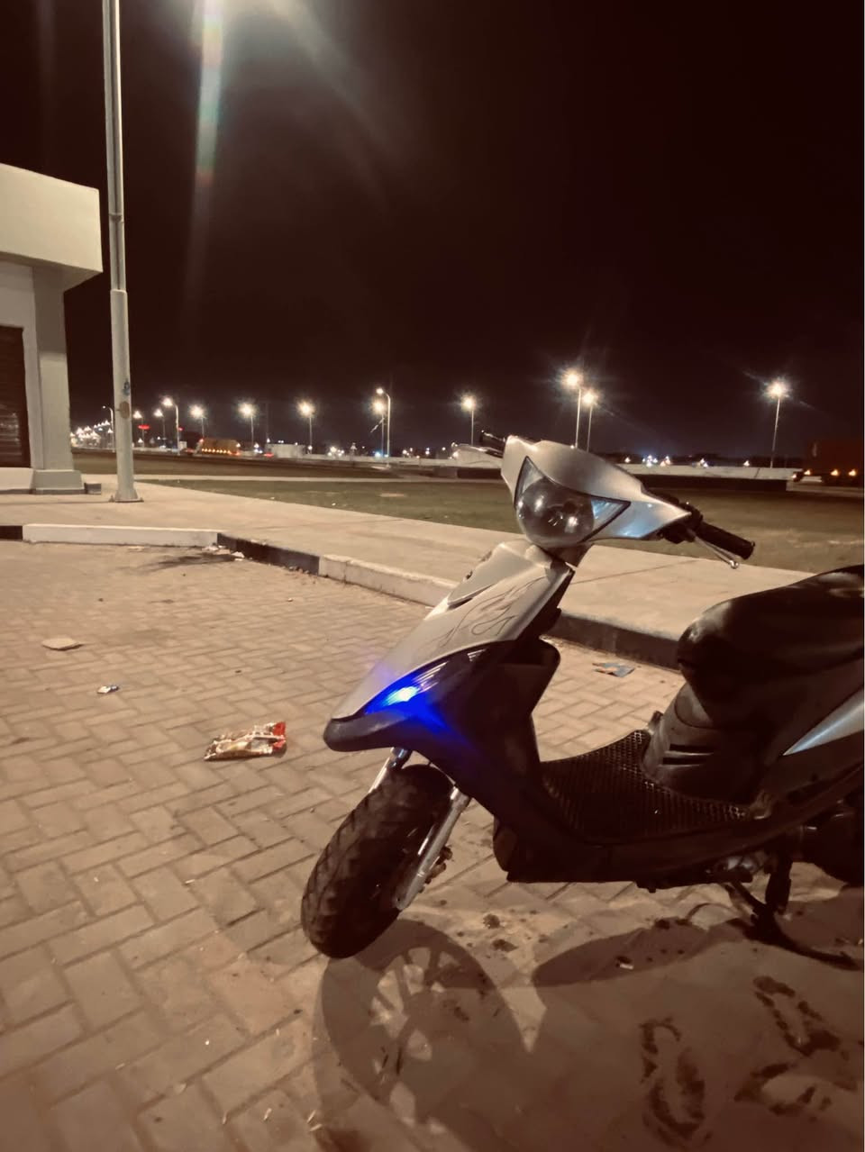 السلام عليكم للبيع ماكس عدله مال رمبه صارلي شهر من منزلها الدراجه جديده مختمه مكينه ما مفتوحه بيها شيال رياضي اصلي وبيها وياله رياضي مشيف دبلات رياضي تايرات جدد توه شادهن رايدها ب950
لاستفسار : *********** البصرة, العراق
