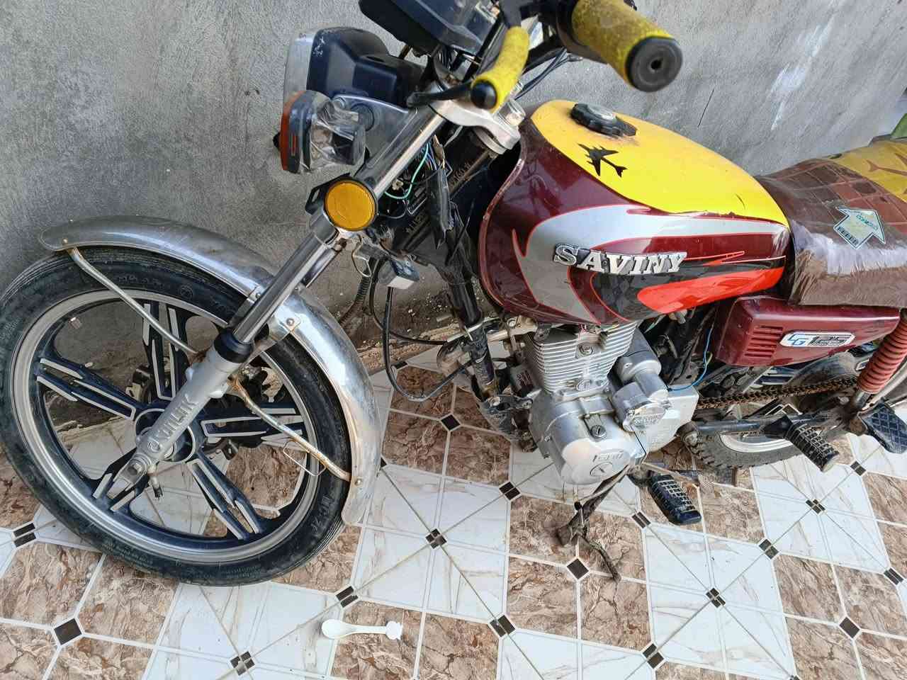 سيفان 20 نظيف وكلشي شغال نكره سلف للبيع 425 وبي مجال ***********
