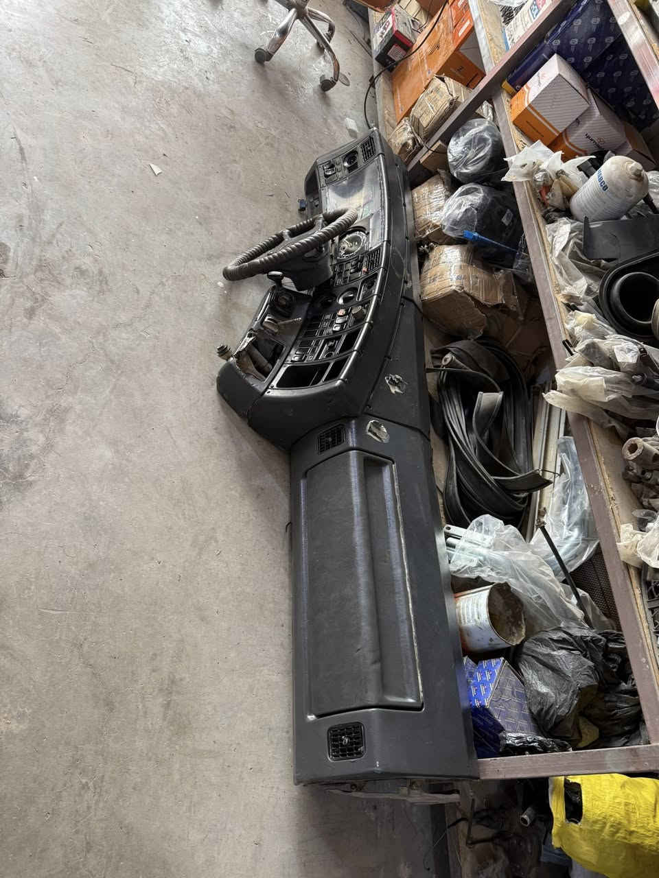 دشبول 113 فول  ويا بس ستيرن  كامل ضفيرة  سعرة 475 الف مكاني بغداد 
***********
