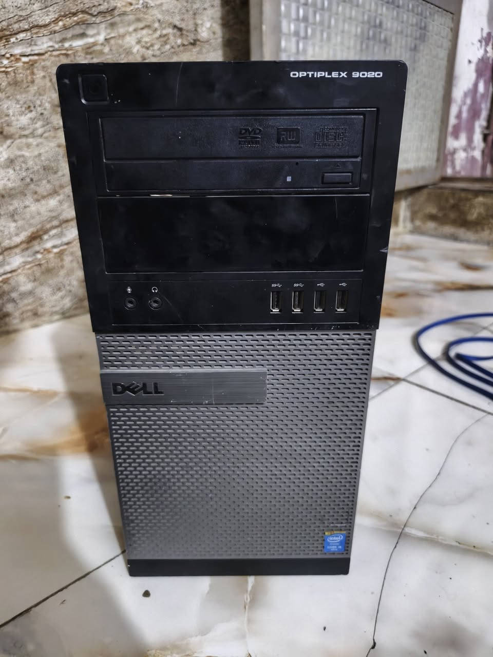 السلام عليكم تجميعة للبيع
‏• Core i3 2100
كرت الشاشه NVIDIA Quadro K2000
‏• رام 8GB (قابل للزيادة)
‏• هارد SSD 256 (قابل للتطوير) بس ماعرف شبي مايشتغل 
‏• شاشة 19 إنج
‏• كيبورد + ماوس
‏✔️ جهاز نظيف جان يشتغل عندي فجئه كامت تتشغل بس ما تحول ماعرف شنو السبب 
‏✔️ قابل للتطوير للألعاب القوية (رام + كرت شاشة + معالج ضمن نفس الجيل)
‏✔️ مناسب للدراسة، التصفح، والألعاب الخفيفة
‏💰 السعر: 150 (قابل للتفاوض) 
‏📍 الموقع: بغداد حي النصر 
‏📩 للتواصل خاص
‏


**إذا كنت صاحب هذا الإعلان وتريد حذفه لأي سبب، رجاءا أرسل رسالة إلى الدعم الفني**