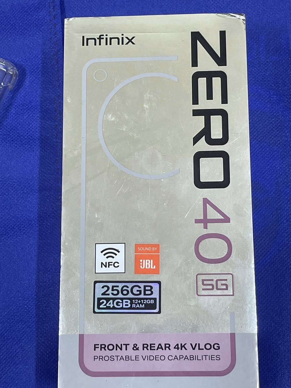 للبيع انفنكس Zero 40 5g نضيف كلش عنوان بغداد اليرموك 4 شوارع تفاصيل مكتوبة
- ذاكرة تخزين بسعة 256 جيجابايت. - ذاكرة وصول عشوائية رام 12 جيجابايت. - دبل سيم كارت. - نوع الشاشة AMOLED . - الحجم 6.78 بوصة. - الدقة 1080 × 2436 بكسل. - السطوع 1300 nits. - معدل التحديث144Hz. - شاشة دائمة التشغيل. - نظام التشغيل أندرويد 14، XOS 14.5. - وحدة المعالجة المركزية ثماني النواة (1x3.1 GHz Cortex-A78 و3x3.0 GHz Cortex-A78 و4x2.0 GHz Cortex-A55). - وحدة معالجة الرسوماتMali-G610 MC6. - الكاميرا الخلفية: 108 ميجابكسل + 50 ميجابكسل + 2 ميجابكسل. - الفيديو: 4K@30/60fps، 1080p@30/60/120/240fps، gyro-EIS، OIS. - الكاميرا الأمامية: 50 ميجابكسل. - الفيديو: 4K@30/60fps، 1080p@30/60fps. - مكبرات صوت مزدوجة. - وايفاي 802.11 a/b/g/n/ac/6e. - يدعم بلوتوث. - يدعم تقنية NFC. - سعة البطارية 5000 مللي أمبير, غير قابلة للإزالة. - قدرة شحن سلكية تصل الى45 واط. - منفذ USB Type-C 2.0، OTG. - الابعاد 164.31 × 74.6 × 7.7 مم. - الوزن 180 غرام.


**إذا كنت صاحب هذا الإعلان وتريد حذفه لأي سبب، رجاءا أرسل رسالة إلى الدعم الفني**