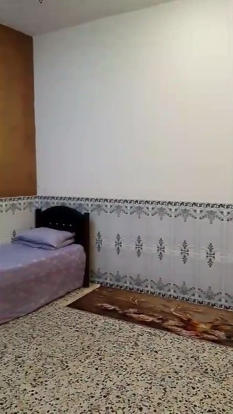 السلام عليكم بيت للبيع المساحة 200متر مربع
عنوان البيت السياحي مال حي البتول الشارع بانزين خانه الجواهري شارع فلة حجي محمد طابق واحد
ستقبال ومطبخ وصالة وغرفتين نوم وخدمات منورين وفوك مخزن سندويش مسوينه بناء درجة اولى نهاية ٢٠٢٣ 
ارتفاع البناء ثلاثة ونص شتايكر السطح وفلين 
ماء نضام بطارية تانكيات ثنين أبو ١٠٠٠ لتر 
معروض البيت 120 مليون وبيه مجال بسيط للطيبين 
موبايل ***********
عنوان البيت السياحي مال حي البتول الشارع بانزين خانه الجواهري شارع فلة حجي محمد طابق واحد
