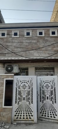 بيت 80 متر واجهه 4 نزال 20 صاله مطبخ غرفتين نوم و صحيات الموقع شارع مد...