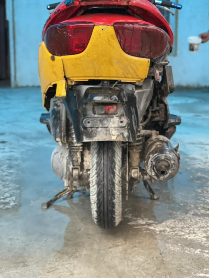 سلام عليكم فوزره 08 نكره سلفف بصمه بيها نواقص قليله مكينه خيرر. من الله ب350وبيها مجال هاتف ***********
