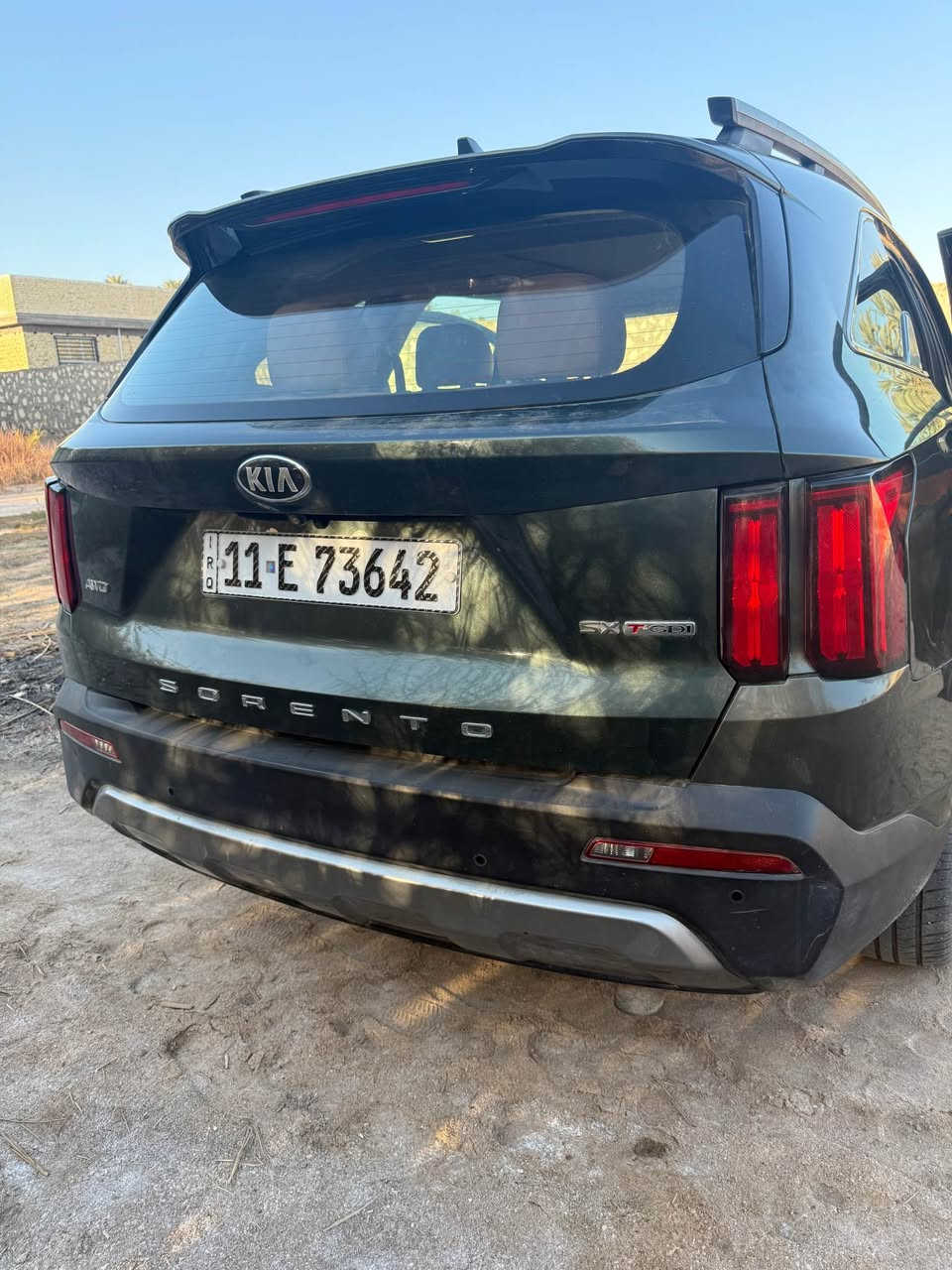 السلام عليكم 

للبيع كيا سورنتو sx  برستيج 2021 وارد امريكي

السعر  $220 وبيه مجال بسيط 

فول 1/1.  بنوراما

مقاعد جلد  VIB ملكي منفصل

محرك 4 سلندر توربو 

موديل 2021

رقم بغداد وبسمي السيارة

المواصفات

عدادات شاشة دجتل

-داخل جلد مطعم بصاج

-كشن امامي كهرباء

-تدفئة المقاعد الامامية

-شحن هاتف واير ليس

-نقاط عمياء

• 4 رادارات

ويل 20 بلاك توب

-حساسات خلفية

حساسات جانبية

-تحديد مسار

-قيادة ذاتية

-صندوك كهرباء

بصمة تشغيل وابواب

نظام ترحيب خارجي عند الاقتراب من السيارة

بك لايت لد

4 انظمة قيادة سبورت سمارت ايكو كومفورت

وقوف تلقائي خلفي

وقوف تلقائي امامي

وقوف تلقائي جانبي

سايد بريك بصمة

اوتو هولد وقوف ذاتي لفترات قصيرة

تبريد منفصل مناخي

نظام قفل الابواب والزجاج لحماية الاطفال

نظام نزول المنحدرات

نظام ملاحة GPS

كامرات 4 كامرات مع 360

لايت زينون 4 عدسات LED

تشغيل عن بعد

شاشة Apple Car play
واندرويد اوتو 

الانارة الداخلية LED

مثبت السرعة Cruise

المودات والأوامر الصوتية

فحص أنظمة السيارة

حساسات ضغط اطارات

مقود جلد حياكة

تبريد شاشة

‏  ABS نظام مانع الانزلاق

شارة في المرايا الجانبية

١٠ مخارج منفذ الطاقة

ا  Bluetooth / USB

مرقمة بغداد

صورة رقم الشاصي بلمنشور 

السيارة خير من الله 

مكاني كربلاء طويريج   

للتواصل  
                                                                  
                                                                                                                              *********** كربلاء, العراق

