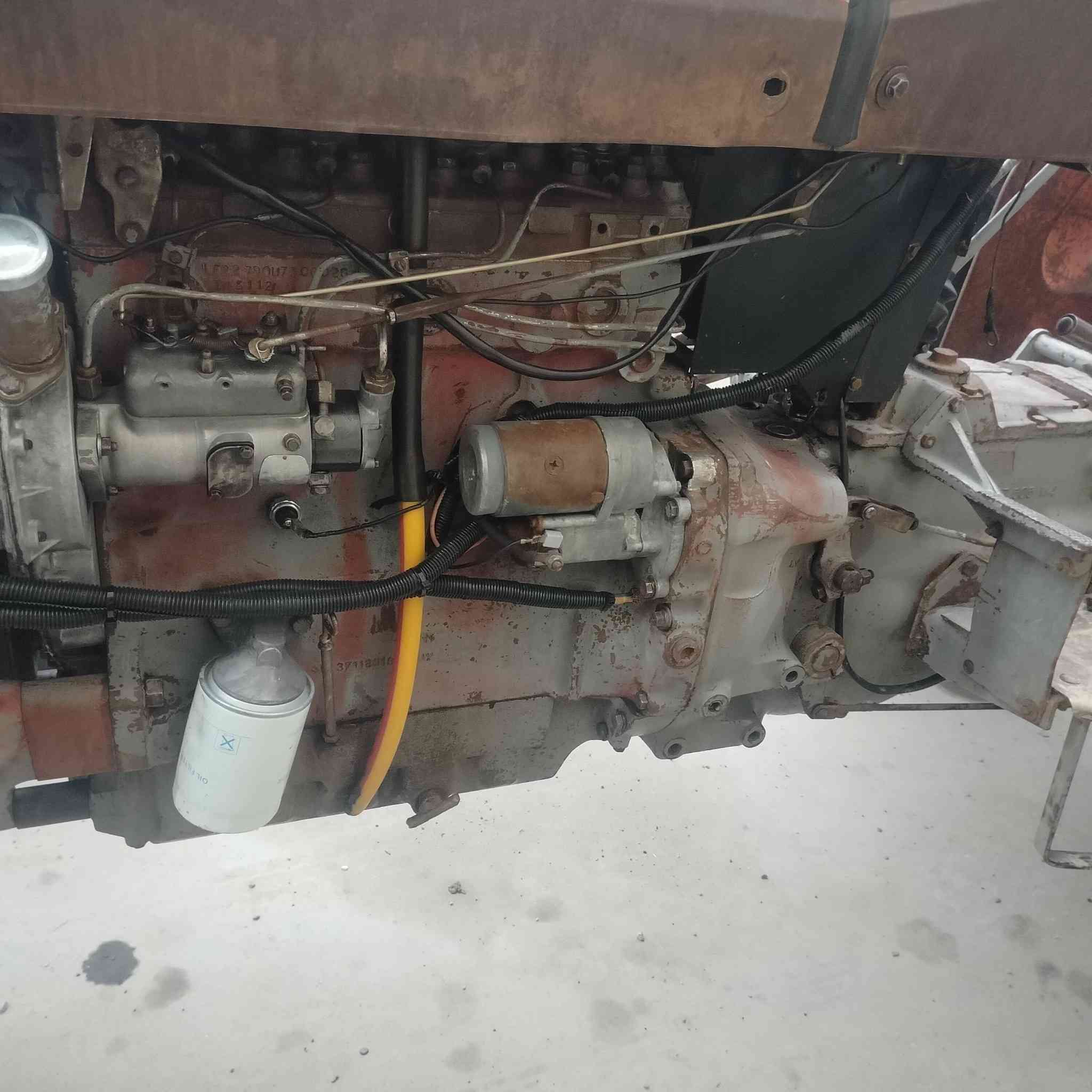 تلكتر للبيع 
وكله شرط مكينه كير اكسن هدروليك 
شرط تحويل ثاني يوم 
رقم انكليزي سنويه لي2029
استفسار اتصل 
***********
***********
