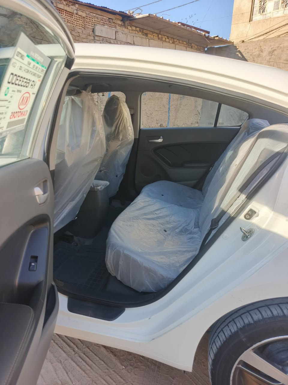 سيراتو موديل ٢٠١٨للبيع سياره حلوه وجديده مال جناي سياره كفاله عامه من الدعاميه للدعاميه مكينه 2000 سياره ماشيه ١١٦حقيقي سياره جديده بمعنى الكلمه او بل عافيه عل ياخذه
السعر $؟؟؟؟ 
مكان السياره نجف كوفه غير موجود عل انترنيت للستفسار اكثر الانتصال ***********
