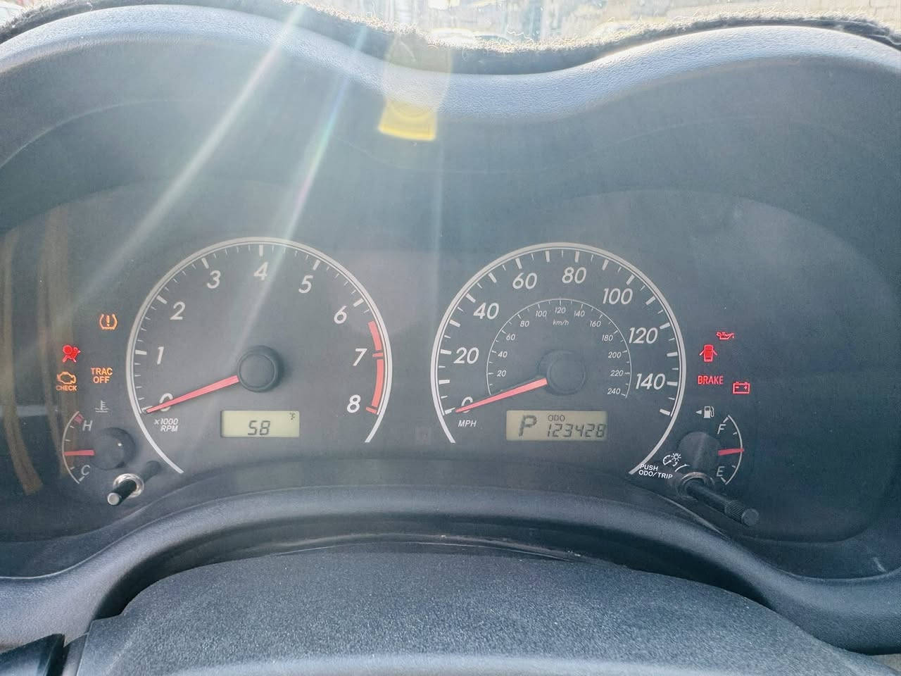 كورلا وارد امريكي 2013 ضرر جامرلغ امامي بدون ايرباك محرك 1800 ماشية 123 الف كيلو السعر 12500$ بيها مجال
ملاحظة : صبغ جامرلغ وبنيد بسبب الجراد اكو فيديو قبل الصبغ
***********
