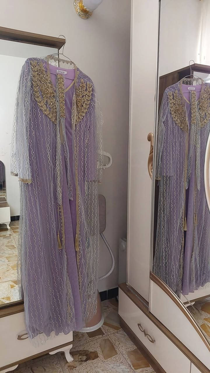 السلام عليكم فستان جديد للبيع قطعتين يلبس قياس ٤٢ و٤٤ 
عندي توصيل اريده ب٢٥


**إذا كنت صاحب هذا الإعلان وتريد حذفه لأي سبب، رجاءا أرسل رسالة إلى الدعم الفني**