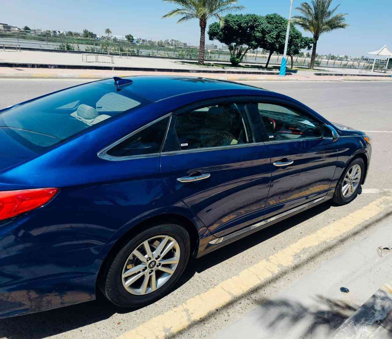 السلام عليكم سوناته موديل ١٧ جديده حيل بيه قطعه صبغ بس رقم سليمانية بسمي هزه جديده
السياره جاهزه من كلشي محرك وكير جديد تخم تاير جديد تبريد ثلج السعر ١٢٢ وبيه مجال 
مكان السياره فلوجه حي الشرطه 
***********
