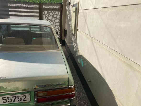 كرونه موديل ٨٠ سياره جاهزه رقم انكليزي شرط تحويل جاهزه من كلشي بس تبري مابيه السعر ٣٦  مكان السياره الكرخ ***********
