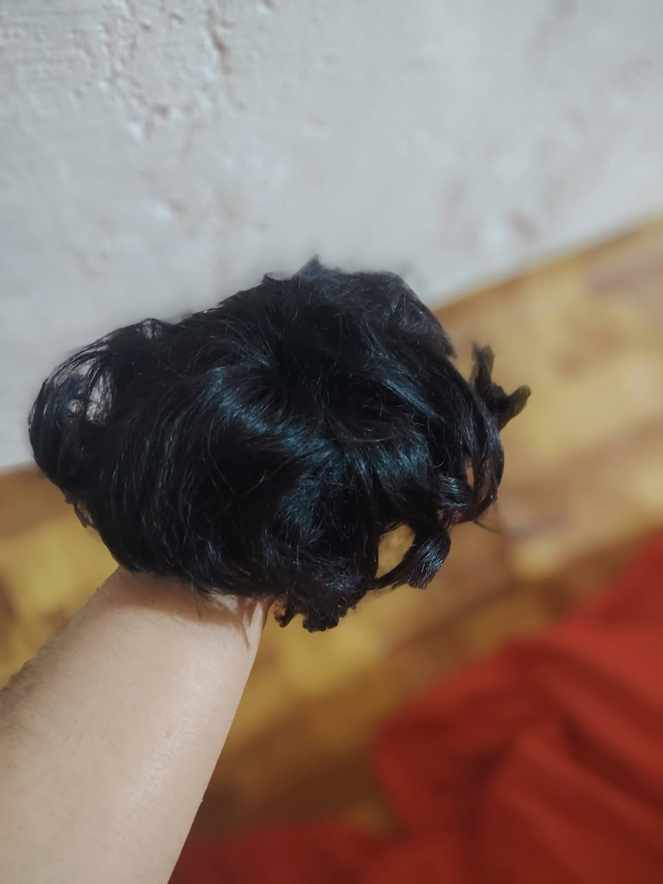 بوستيجه البيع ماملبوسه بس مره وحده مقصوصه شعر طبيعي  متعرفه عن شعر الحقيقي معا لصقاته وطباقات بيه شاده له يعني تريد تخلي لااصق او تبقى على طباقيات أفضل لبيع وسعر خاص


**إذا كنت صاحب هذا الإعلان وتريد حذفه لأي سبب، رجاءا أرسل رسالة إلى الدعم الفني**