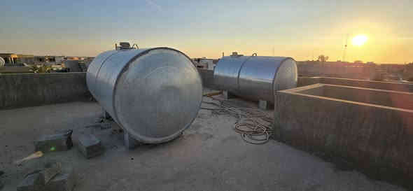 هيكل للبيع المساحه 500متر امأسس ماء وكهرباء ومجاري  ملبوخ من خارج محتاج بس شغل من داخل السعر 50مليون/////*********** العلم طريق الخزيفي
