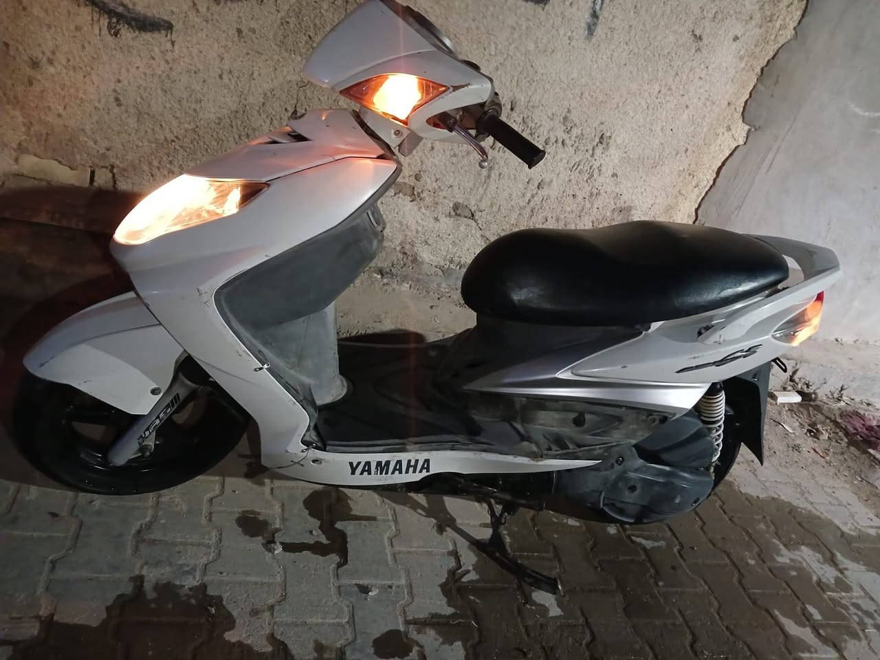 للبيع سكنس دراجه بلاديه رمبه محرك برغي ما مفتوح  كفرهة بلادي كله مرقم دراجه جديدة ***********
